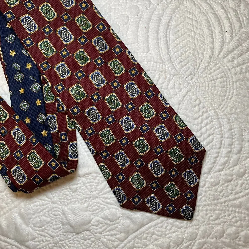 Tommy Hilfiger Men's Burgundy Silk Neck Tie Geometric Medallion Pattern 56